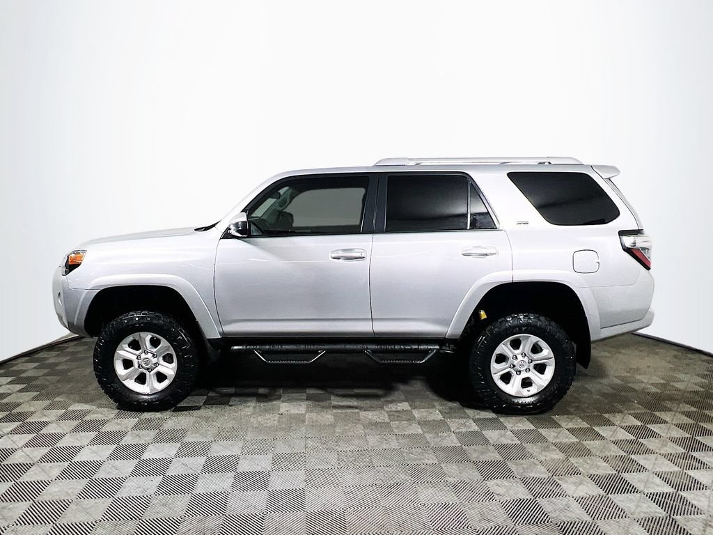 Used 2015 Toyota 4Runner SR5 AWD/4WD image 4