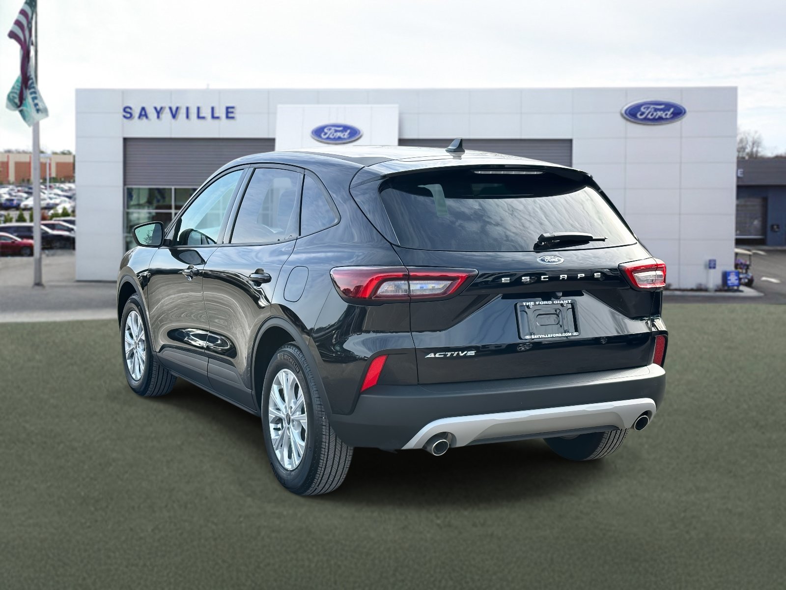Used 2025 Ford Escape Active w/ Cold Weather Package FWD image 4