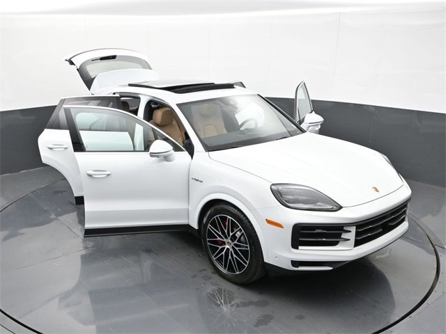 New 2025 Porsche Cayenne S image 28