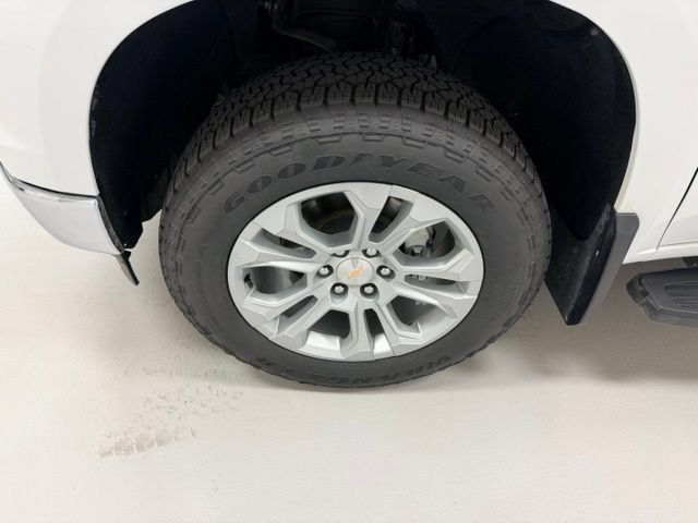 Certified 2025 Chevrolet Silverado 1500 LTZ AWD/4WD image 15