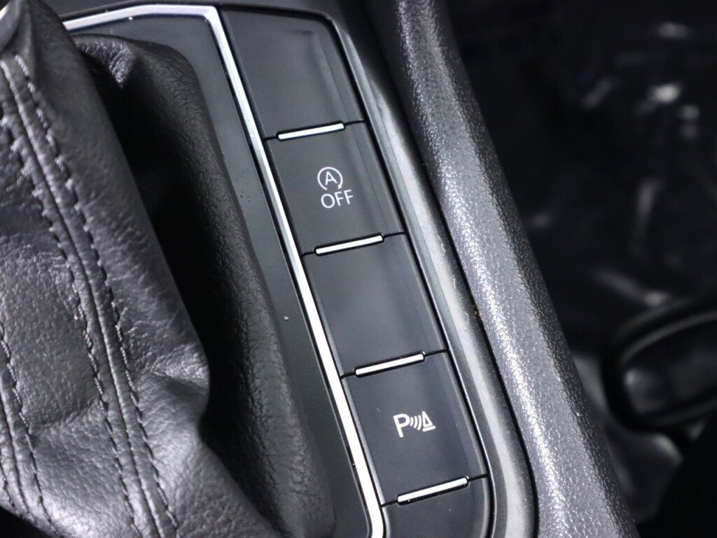 Used 2019 Volkswagen Tiguan SEL w/ 3rd Row Seat Package AWD/4WD image 29