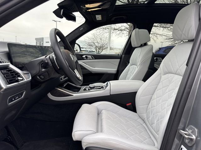 Certified 2024 BMW X7 xDrive40i image 11