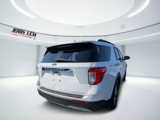 Used 2021 Ford Explorer XLT w/ Equipment Group 202A image 2