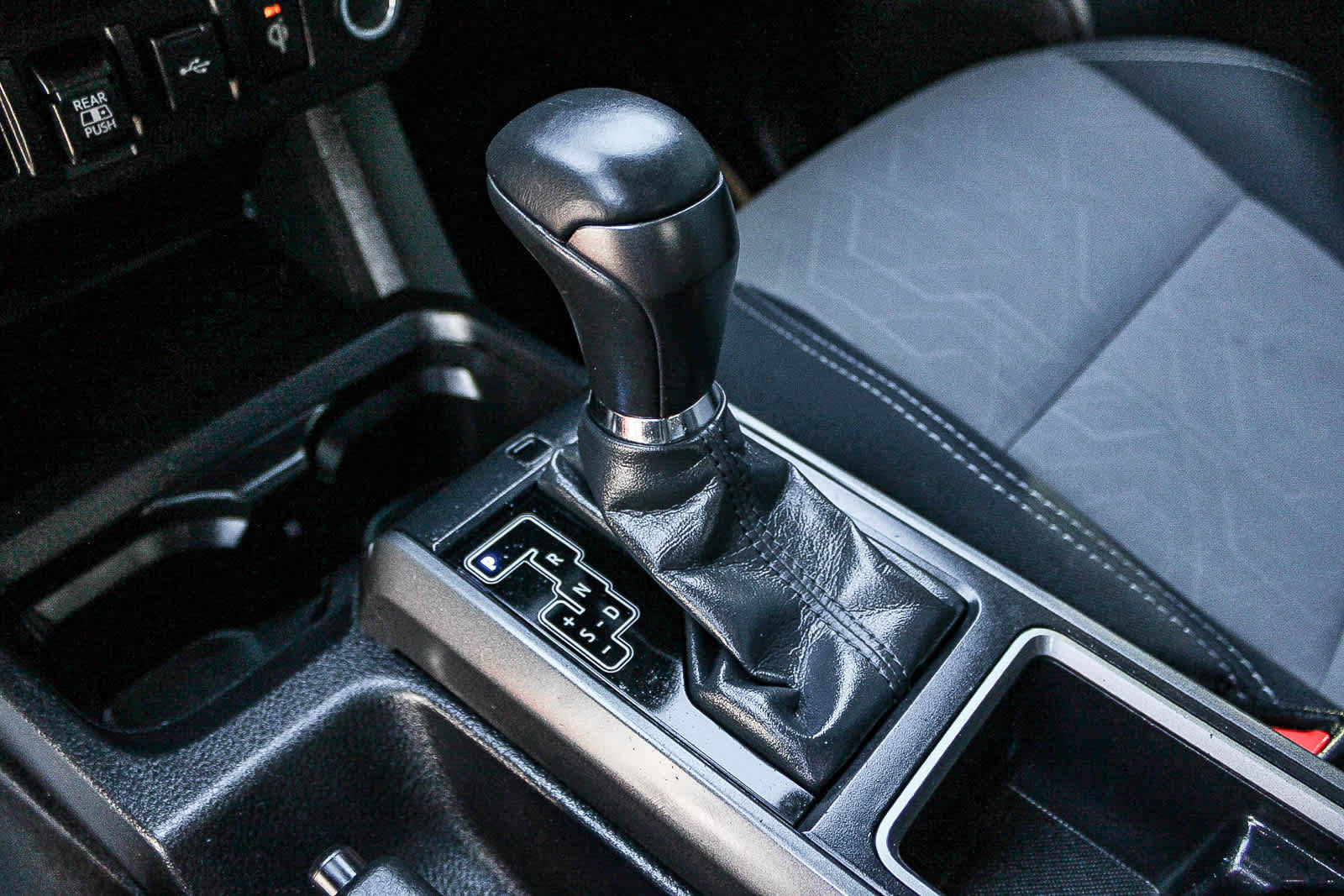 Used 2020 Toyota Tacoma TRD Off-Road w/ Technology Package AWD/4WD image 19