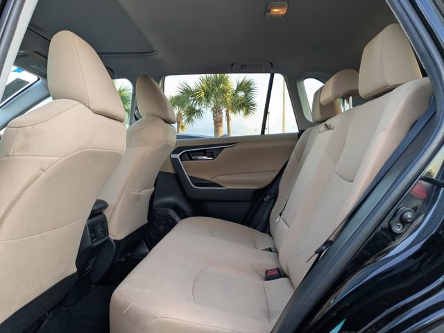 Used 2020 Toyota RAV4 XLE w/ Convenience Package image 11