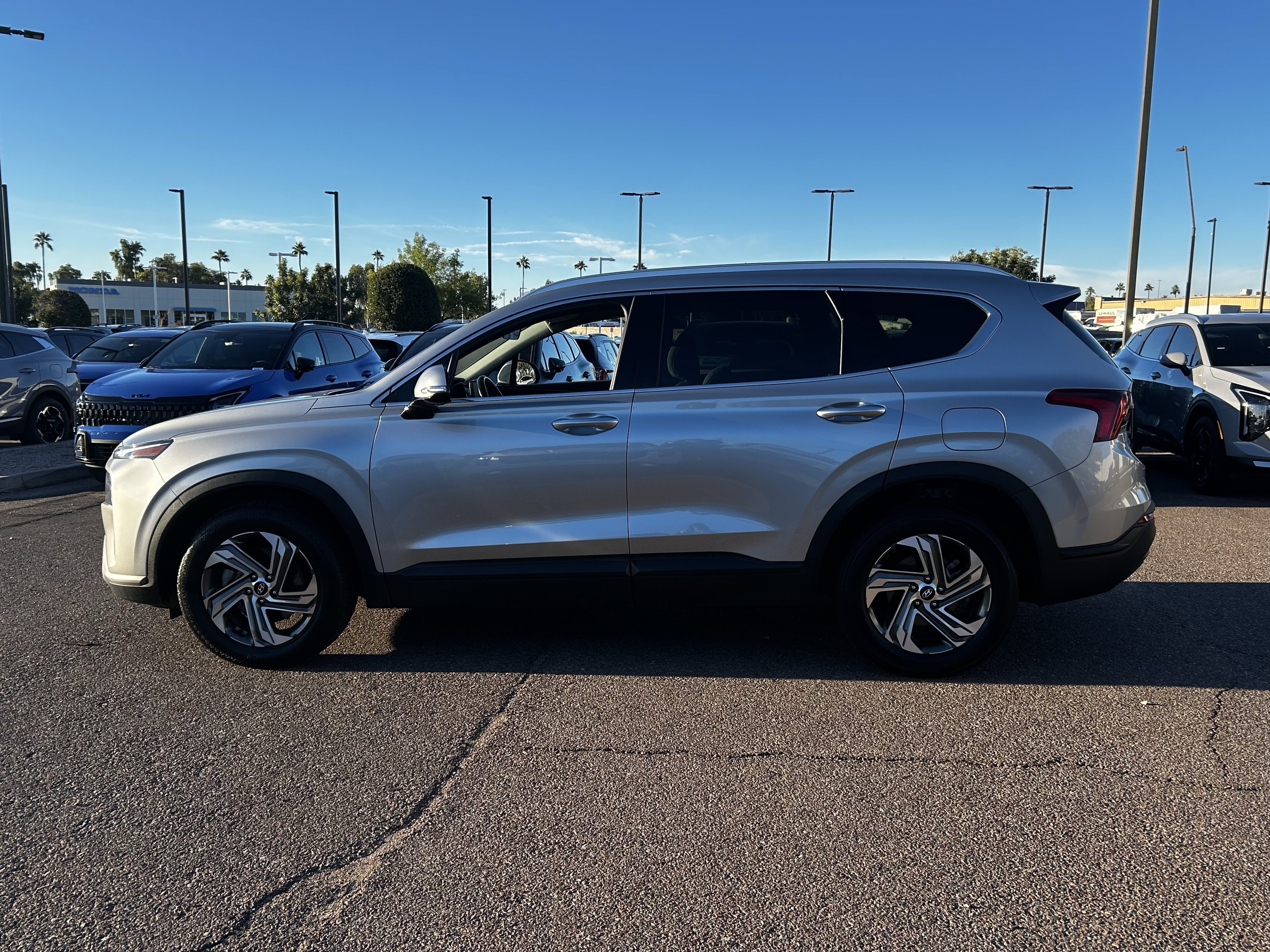 Used 2023 Hyundai Santa Fe SEL image 3