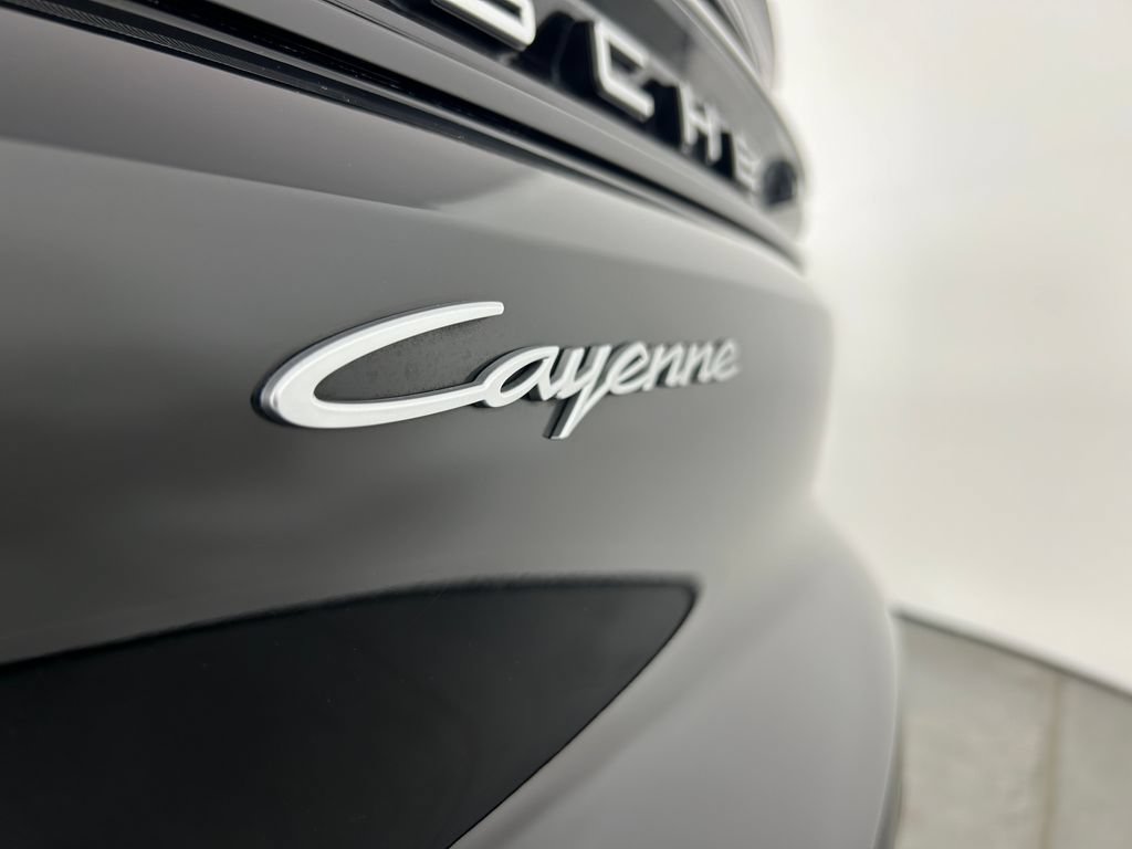 Used 2024 Porsche Cayenne Coupe AWD/4WD image 12