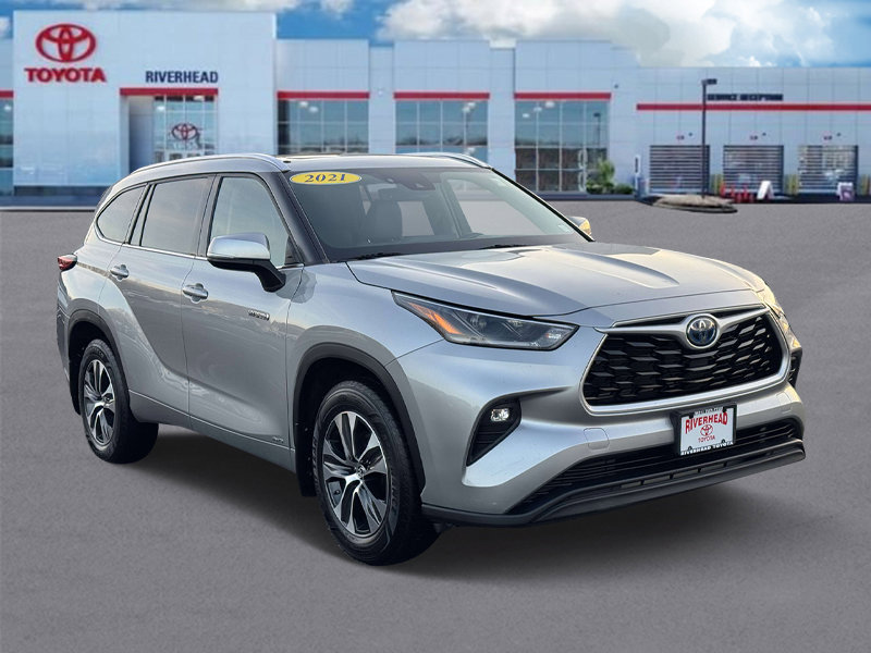 Used 2021 Toyota Highlander XLE image 2