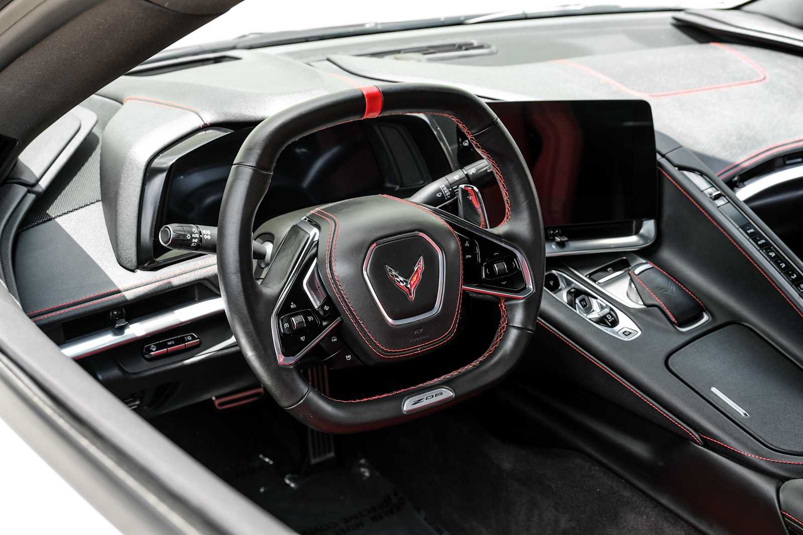 Used 2025 Chevrolet Corvette Z06 RWD image 14
