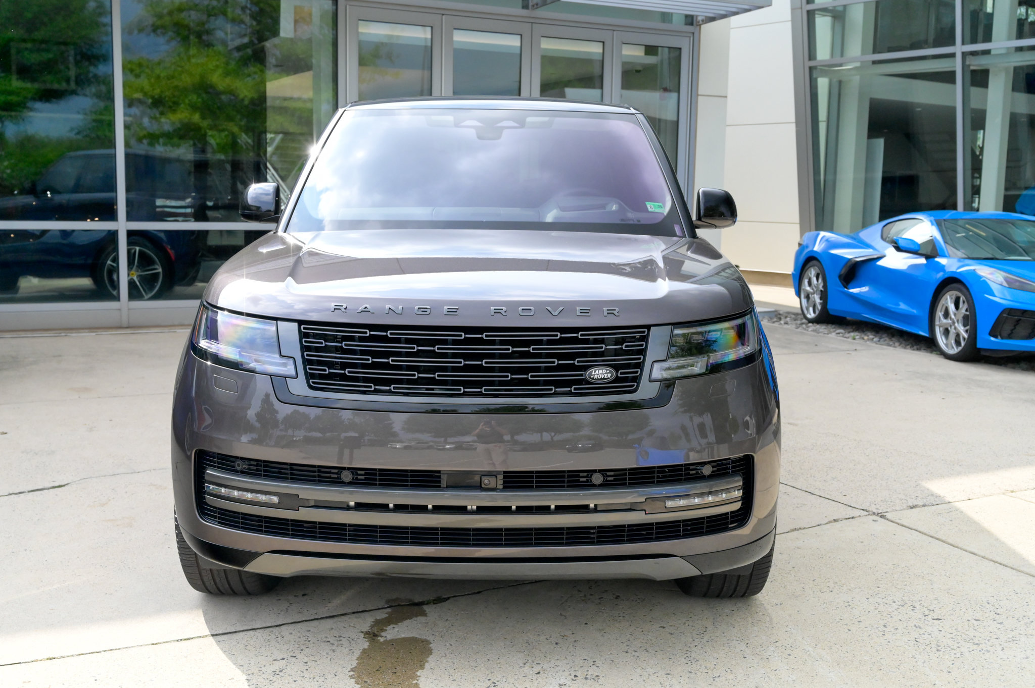 Used 2023 Land Rover Range Rover Long Wheelbase First Edition AWD/4WD image 2