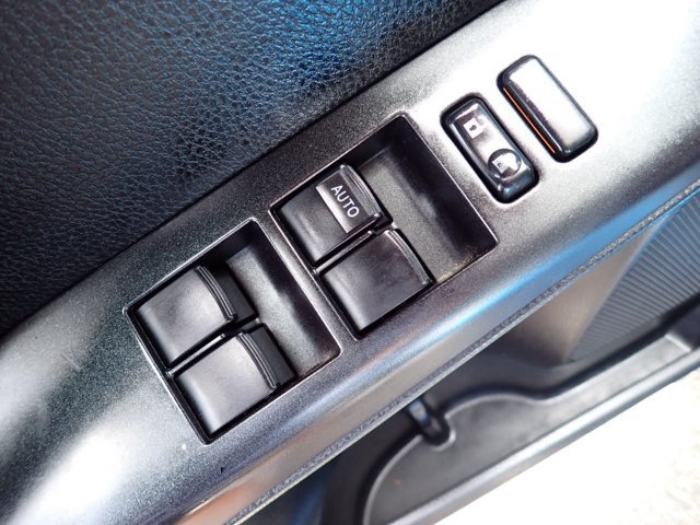 Used 2018 Toyota RAV4 XLE AWD/4WD image 13