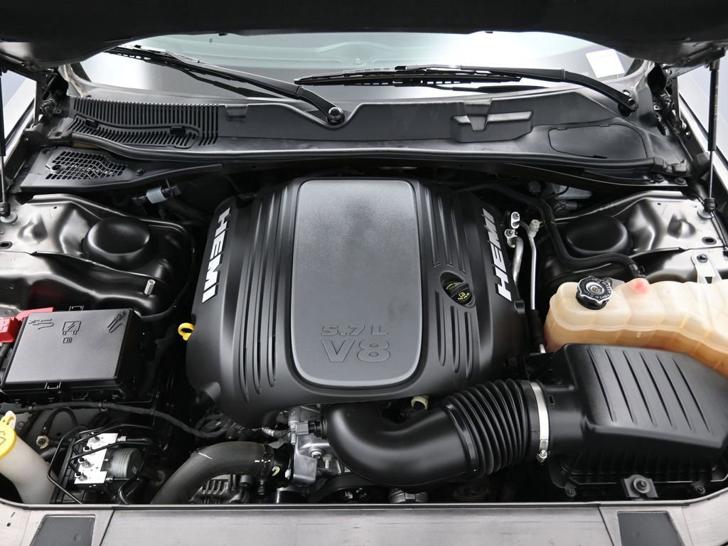 Used 2022 Dodge Challenger R/T w/ Performance Handling Group image 7
