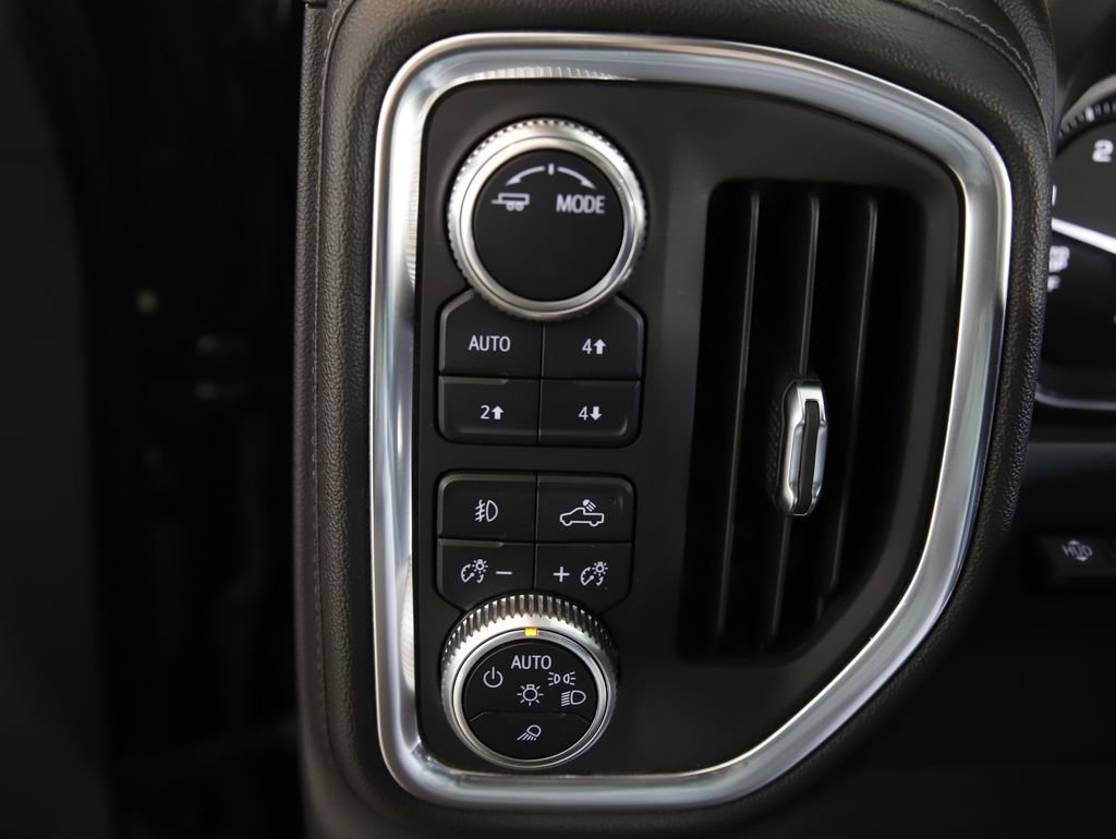 Used 2020 GMC Sierra 1500 Denali w/ Technology Package AWD/4WD image 17
