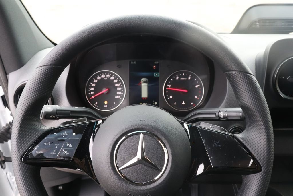 Used 2025 Mercedes-Benz Sprinter 2500 image 14