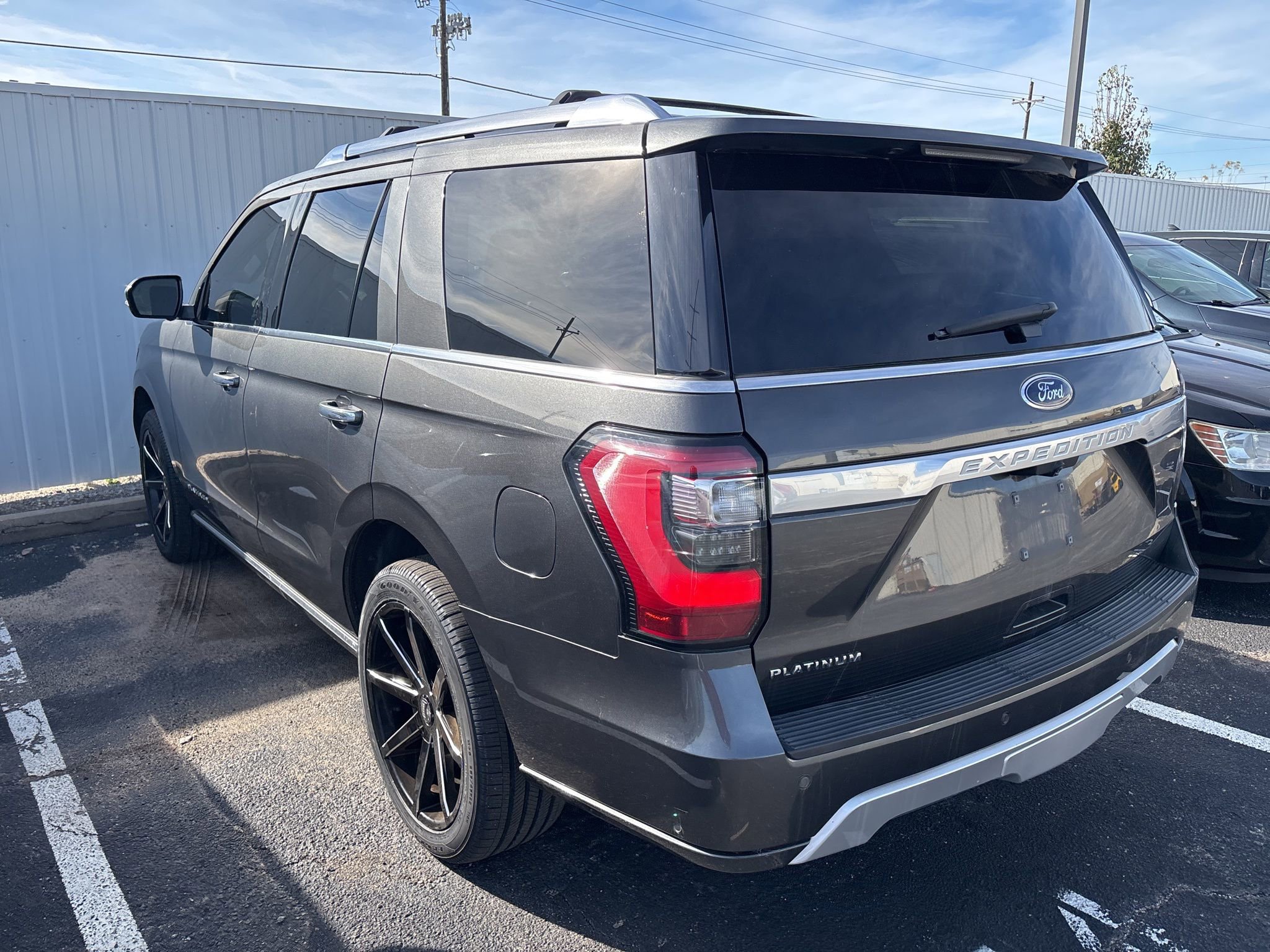Used 2019 Ford Expedition Platinum image 11