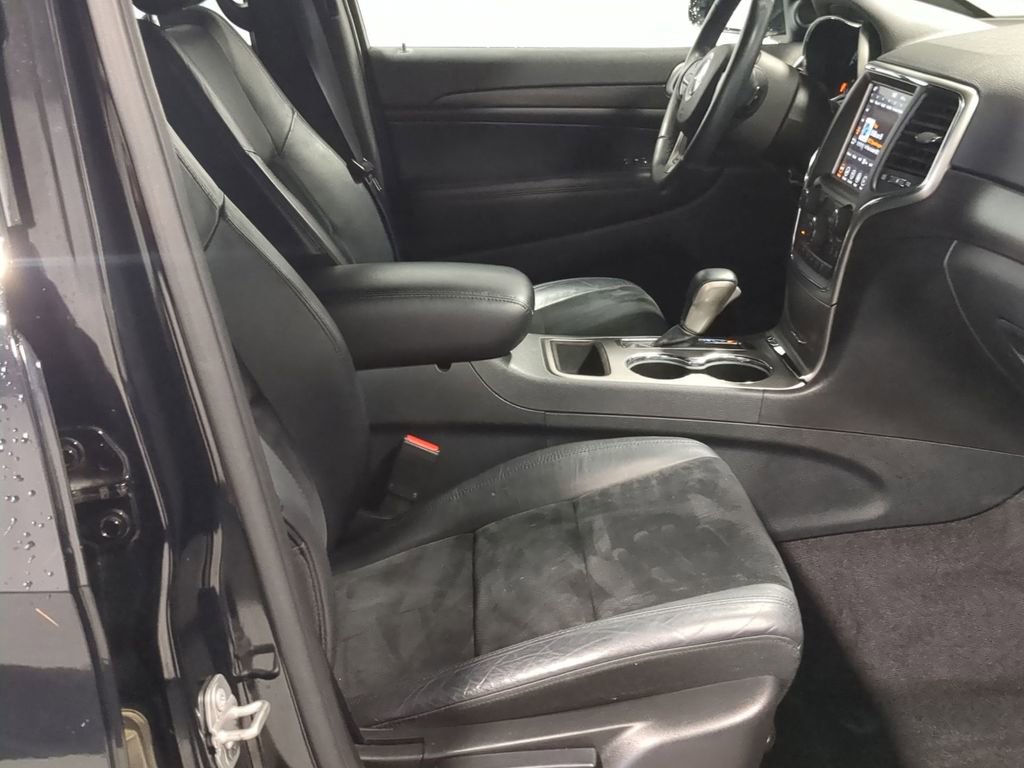 Used 2018 Jeep Grand Cherokee Laredo image 27