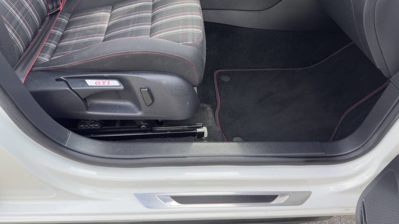 Used 2013 Volkswagen Golf 4-Door image 34