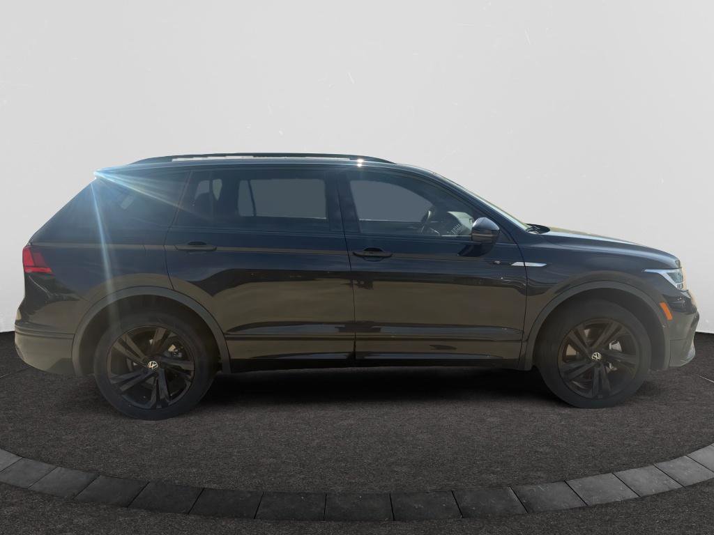 Used 2024 Volkswagen Tiguan SE R-Line FWD image 6