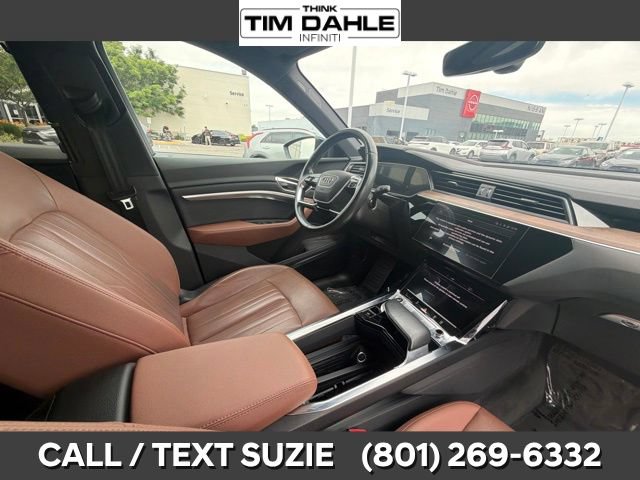 Used 2022 Audi e-tron Premium Plus w/ Premium Plus Package AWD/4WD image 11