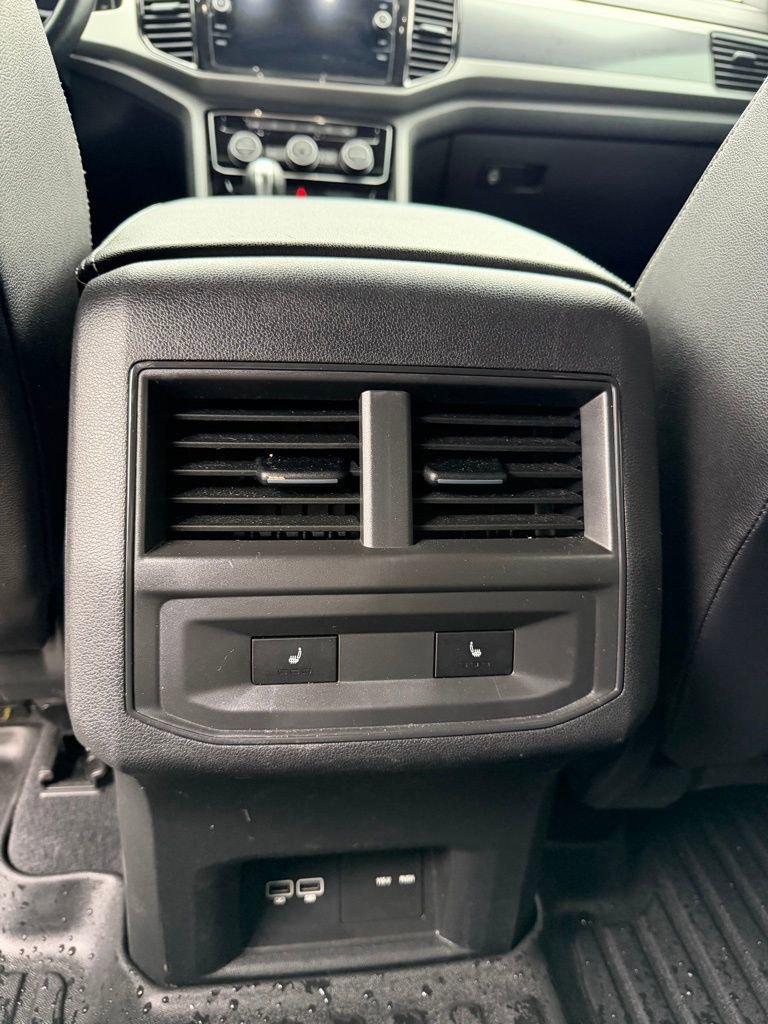 Used 2020 Volkswagen Atlas Cross Sport SEL Premium image 11