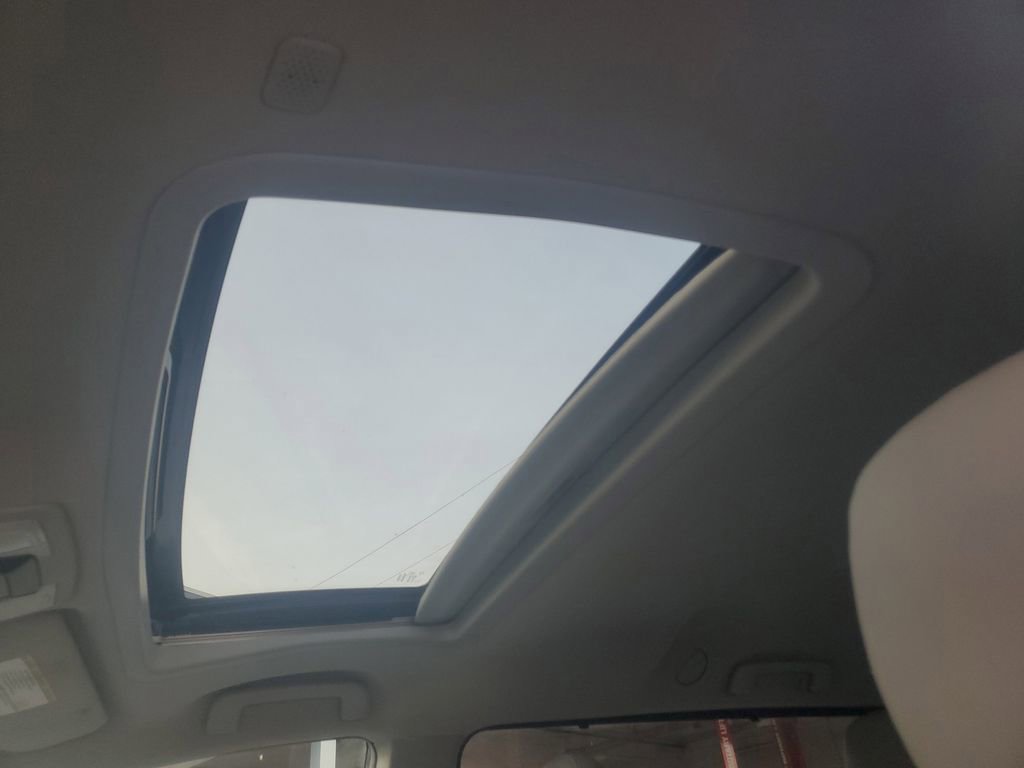 Used 2019 Toyota Sienna XLE image 32