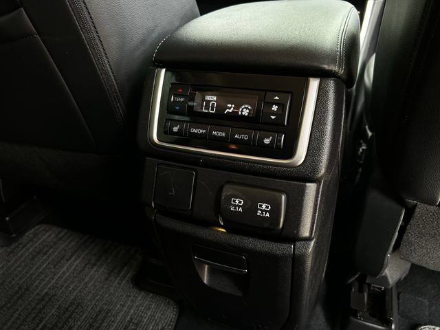 Used 2022 Subaru Ascent Limited AWD/4WD image 33