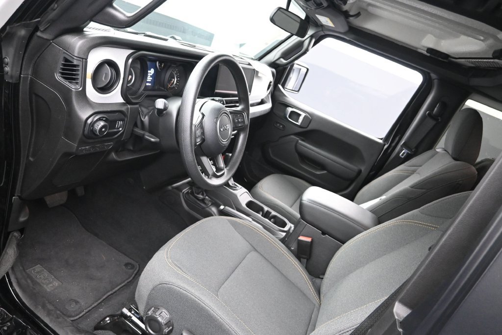 Used 2026 Jeep Wrangler Sport AWD/4WD image 15