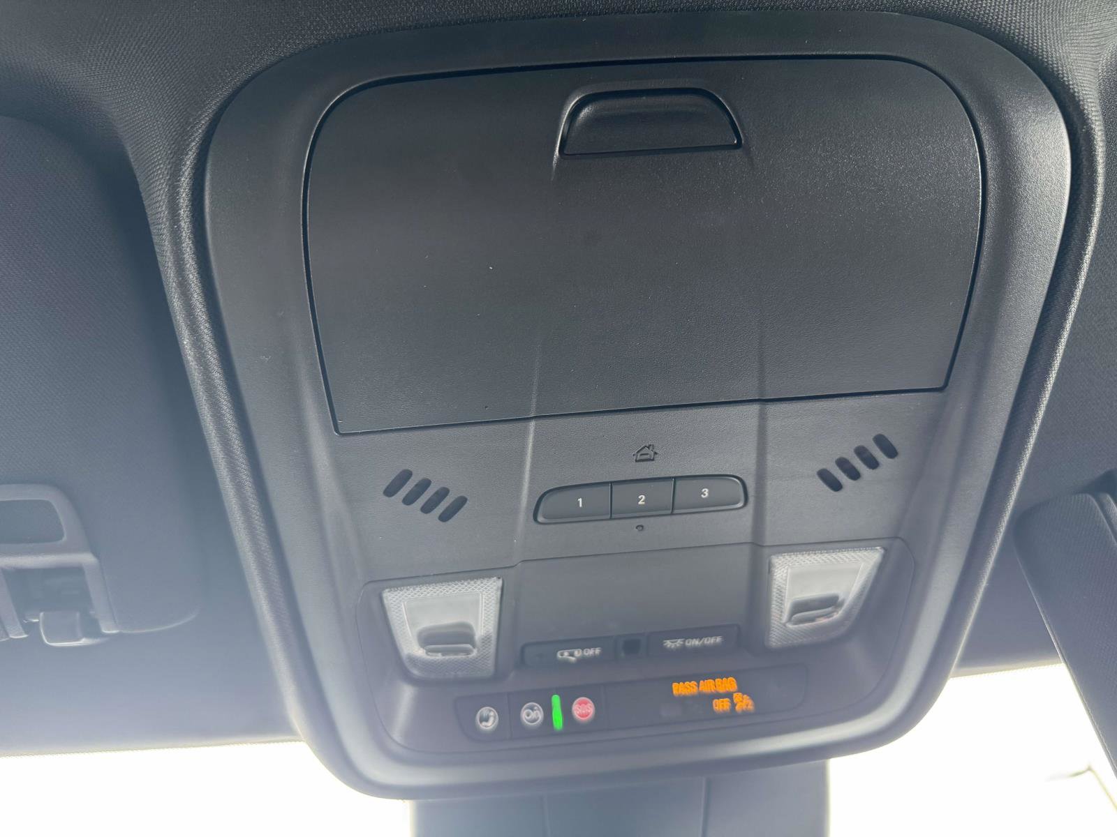 Used 2025 Cadillac XT4 Premium Luxury image 9