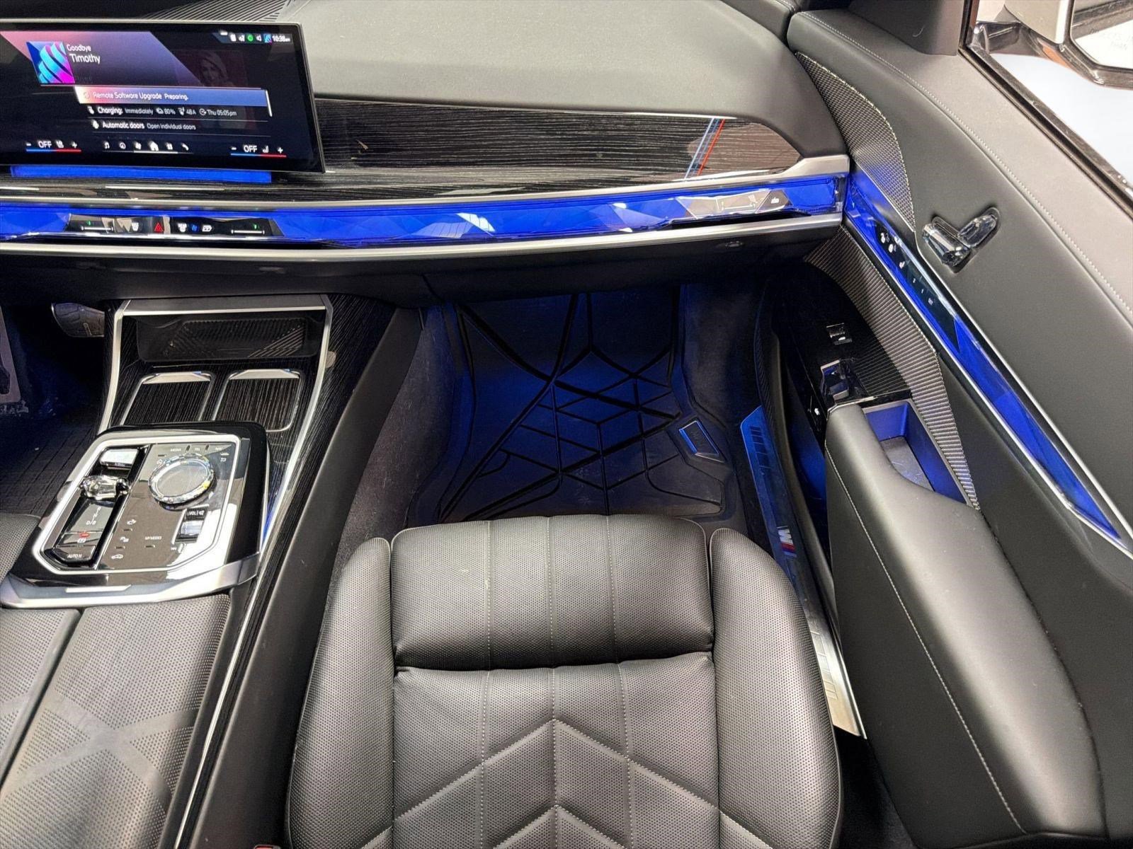 Used 2024 BMW i7 xDrive60 w/ Executive Package AWD/4WD image 20