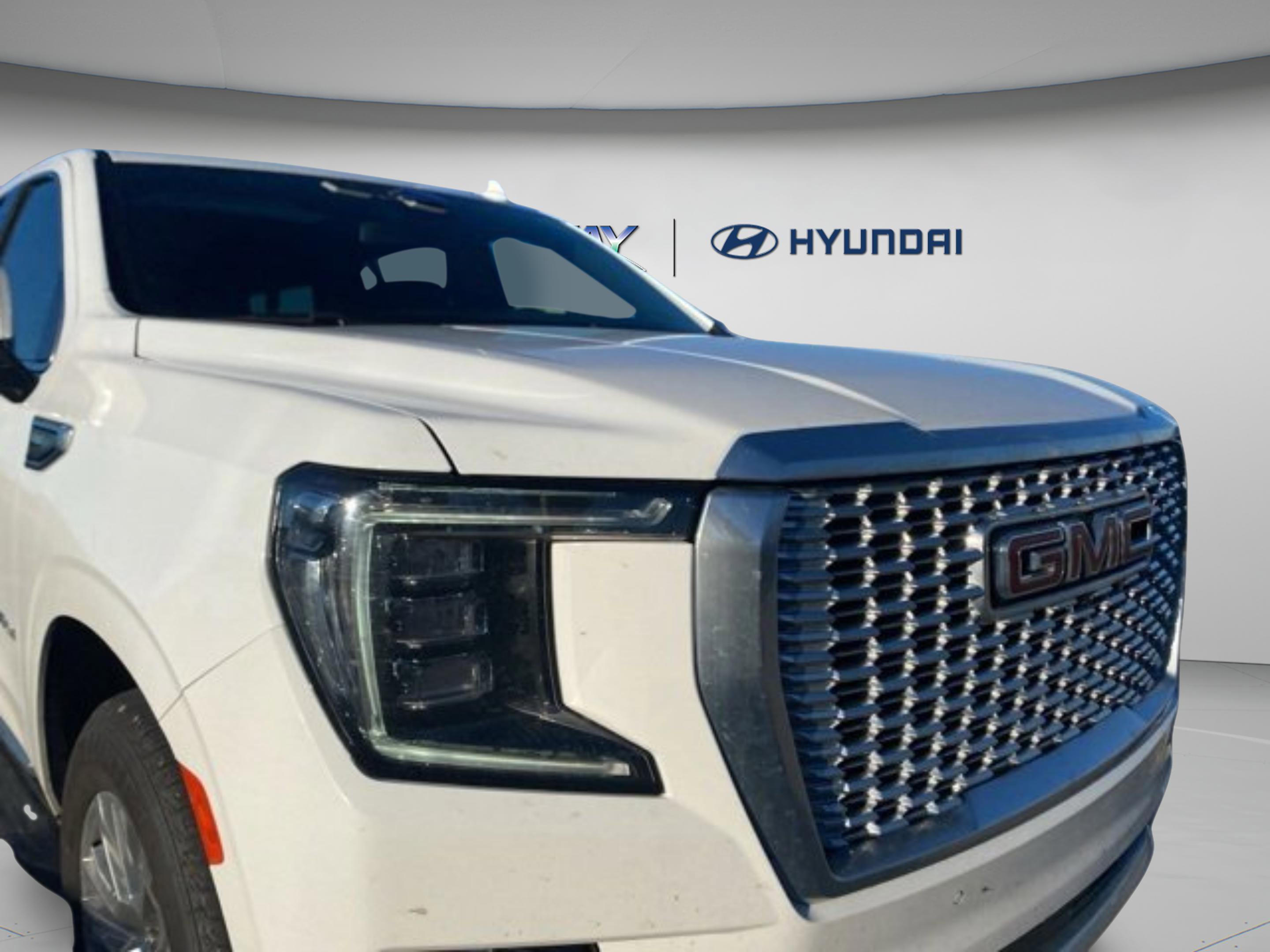 Used 2024 GMC Yukon XL Denali RWD image 8
