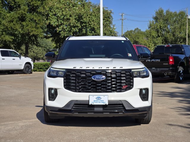 Used 2025 Ford Explorer ST w/ Sun And Sound Package AWD/4WD image 2