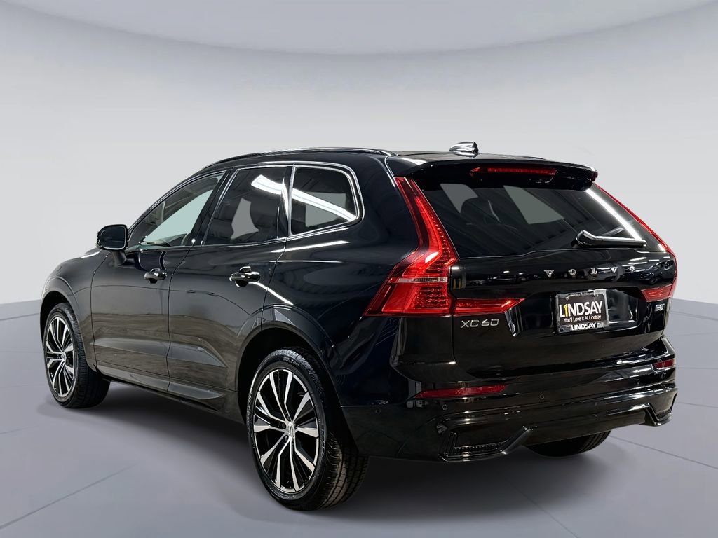Used 2025 Volvo XC60 B5 Plus image 12
