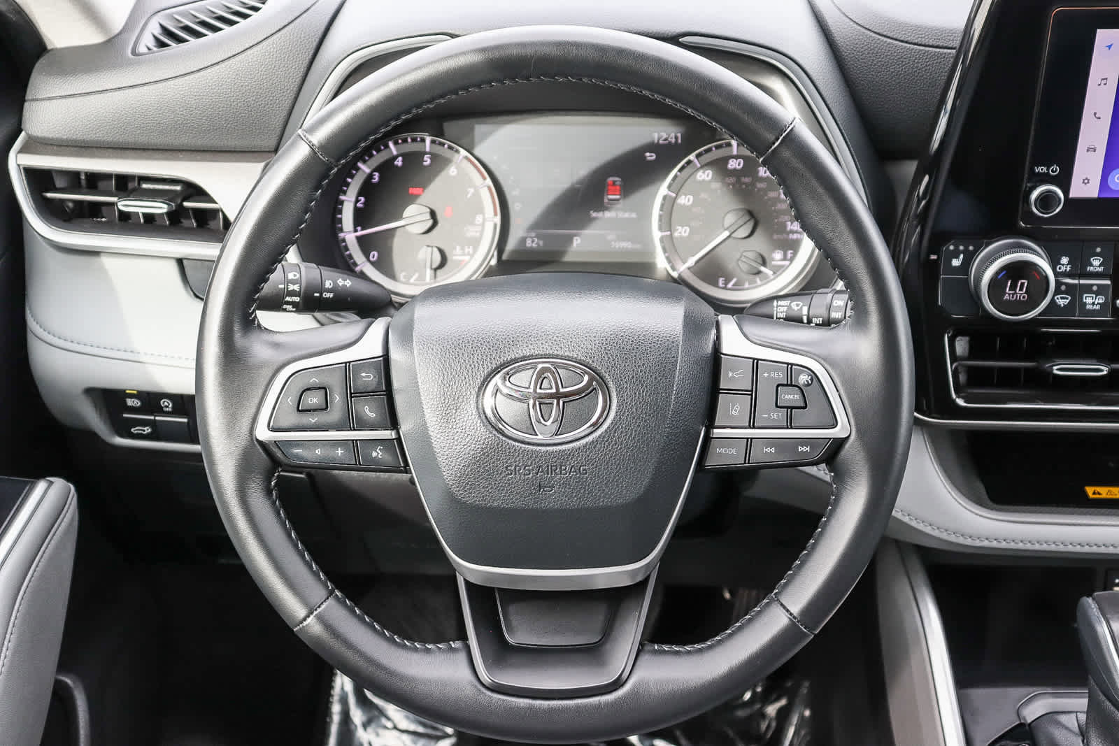 Used 2023 Toyota Highlander XLE image 17