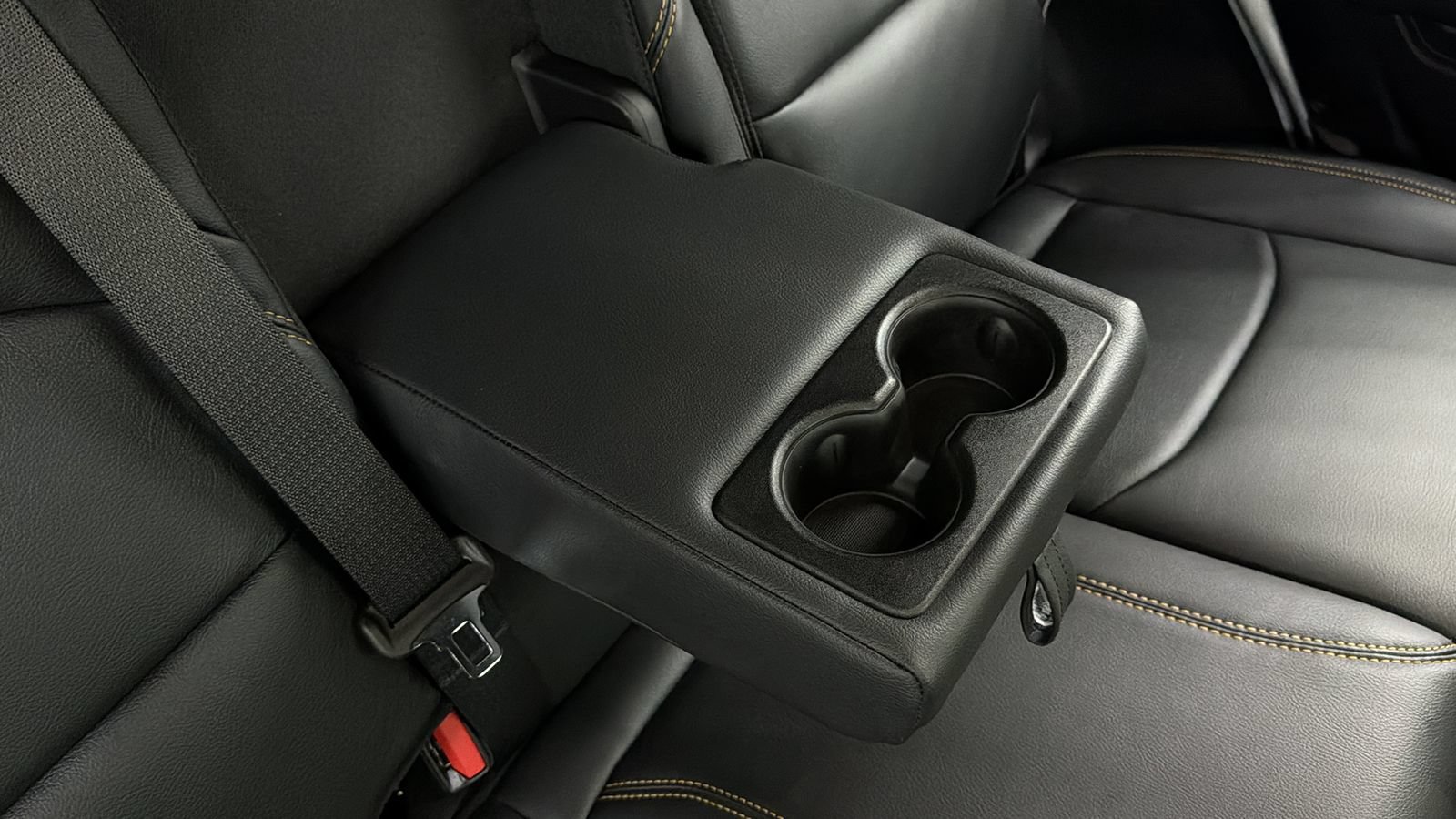 Used 2024 Jeep Wrangler Unlimited AWD/4WD image 37