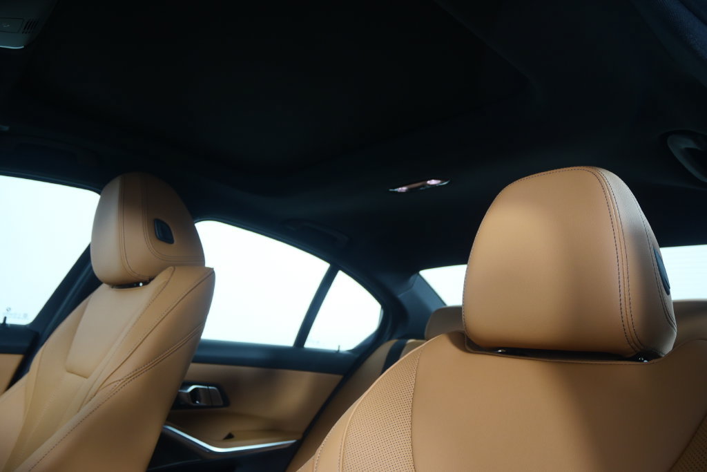 New 2026 BMW 330i Sedan RWD image 12