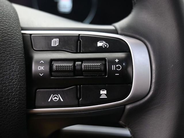 Used 2025 Kia Sportage SX image 16