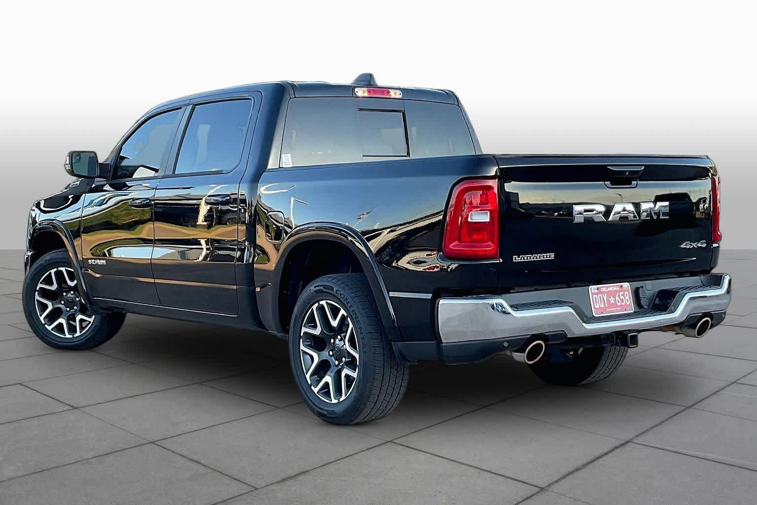 Used 2025 RAM 1500 Laramie AWD/4WD image 13