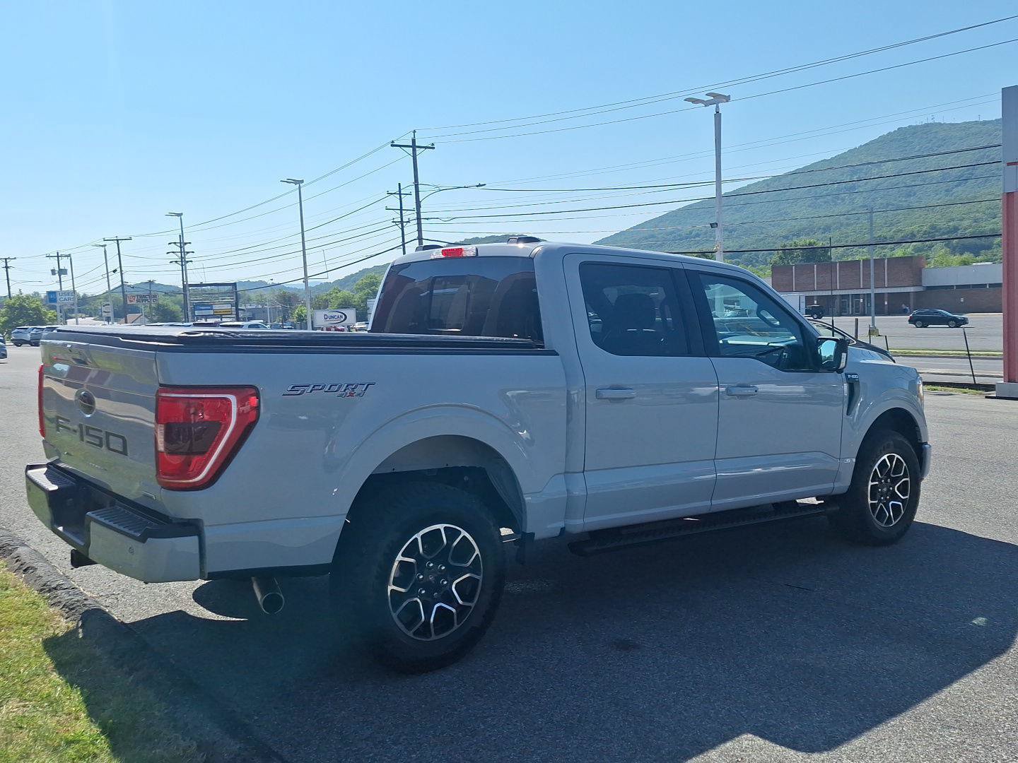 Used 2023 Ford F150 XLT w/ Equipment Group 302A High AWD/4WD image 4