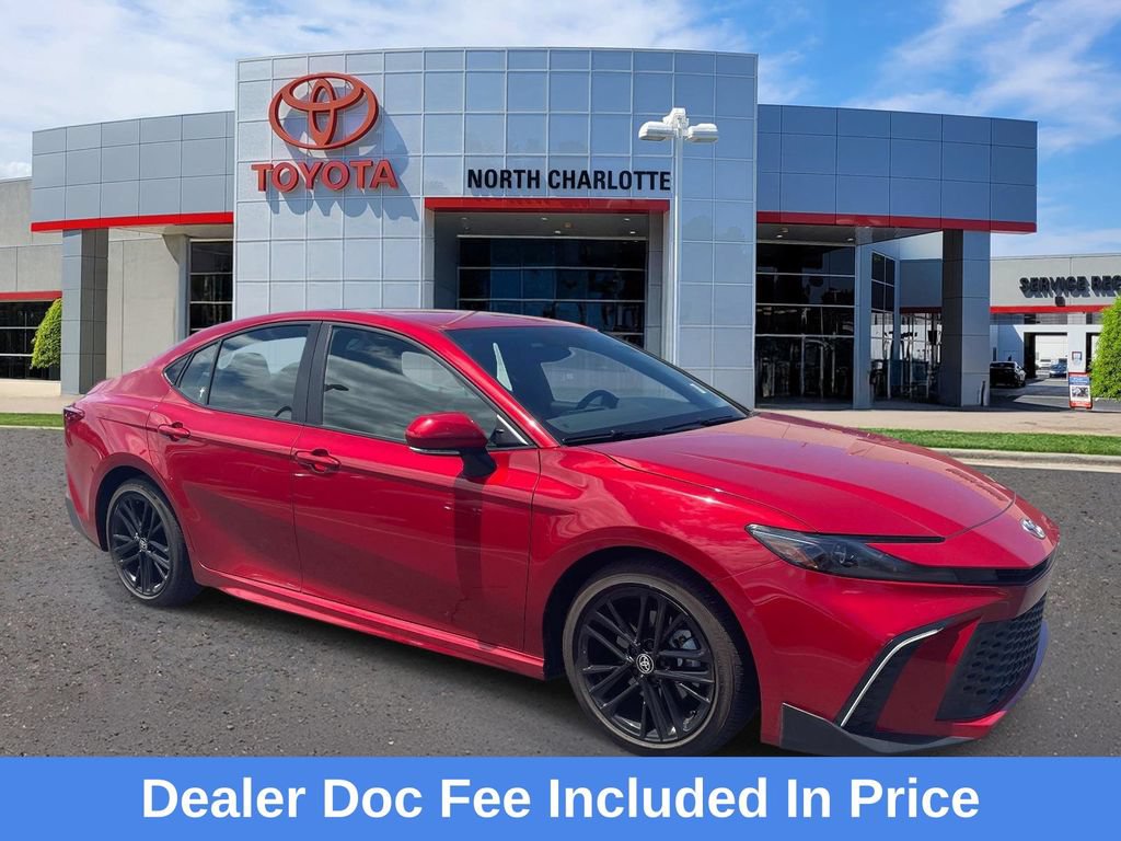 Used 2025 Toyota Camry SE FWD image 1