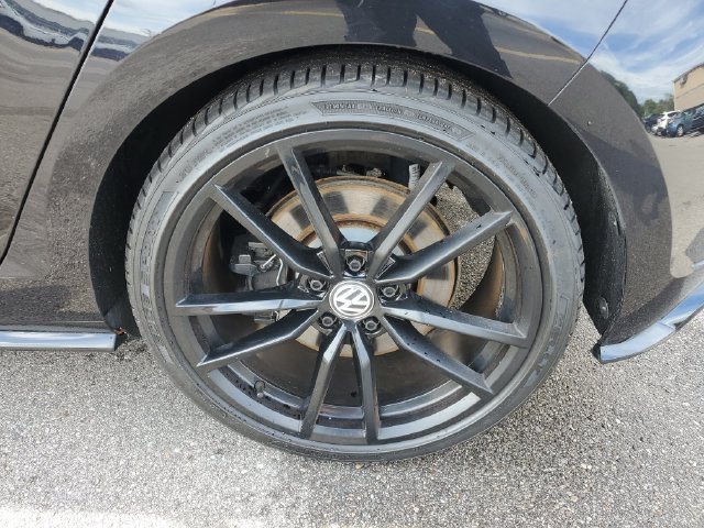 Used 2019 Volkswagen Golf R 4-Door AWD/4WD image 27