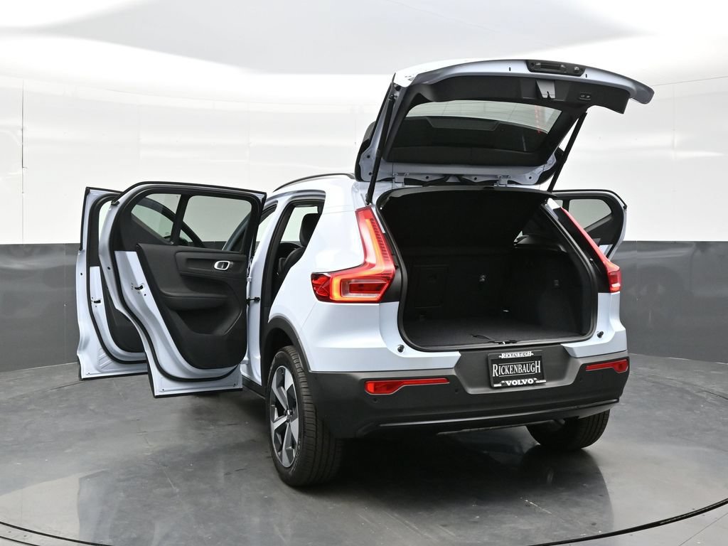 New 2026 Volvo XC40 B5 Plus w/ Climate Package AWD/4WD image 43