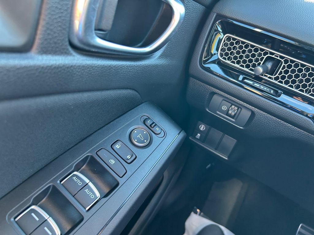 Used 2023 Honda Civic Sport image 25