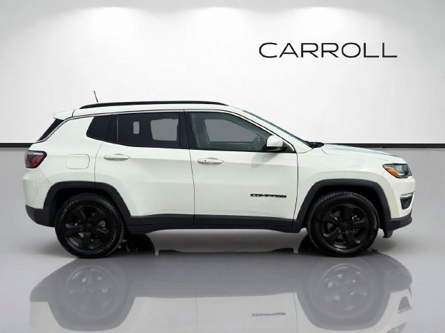 Used 2019 Jeep Compass Latitude w/ Popular Equipment Group FWD image 2