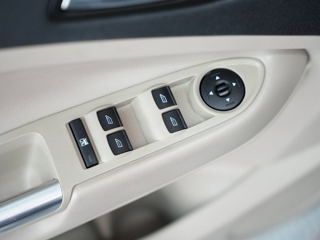 Used 2018 Ford Escape SE image 43