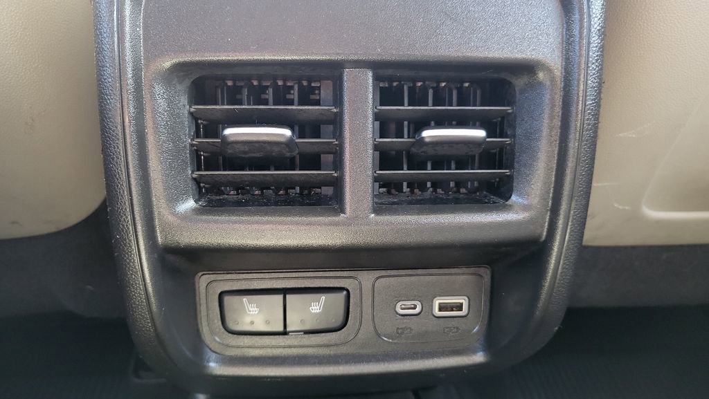 Used 2020 Cadillac XT4 Luxury w/ Cold Weather Package image 25