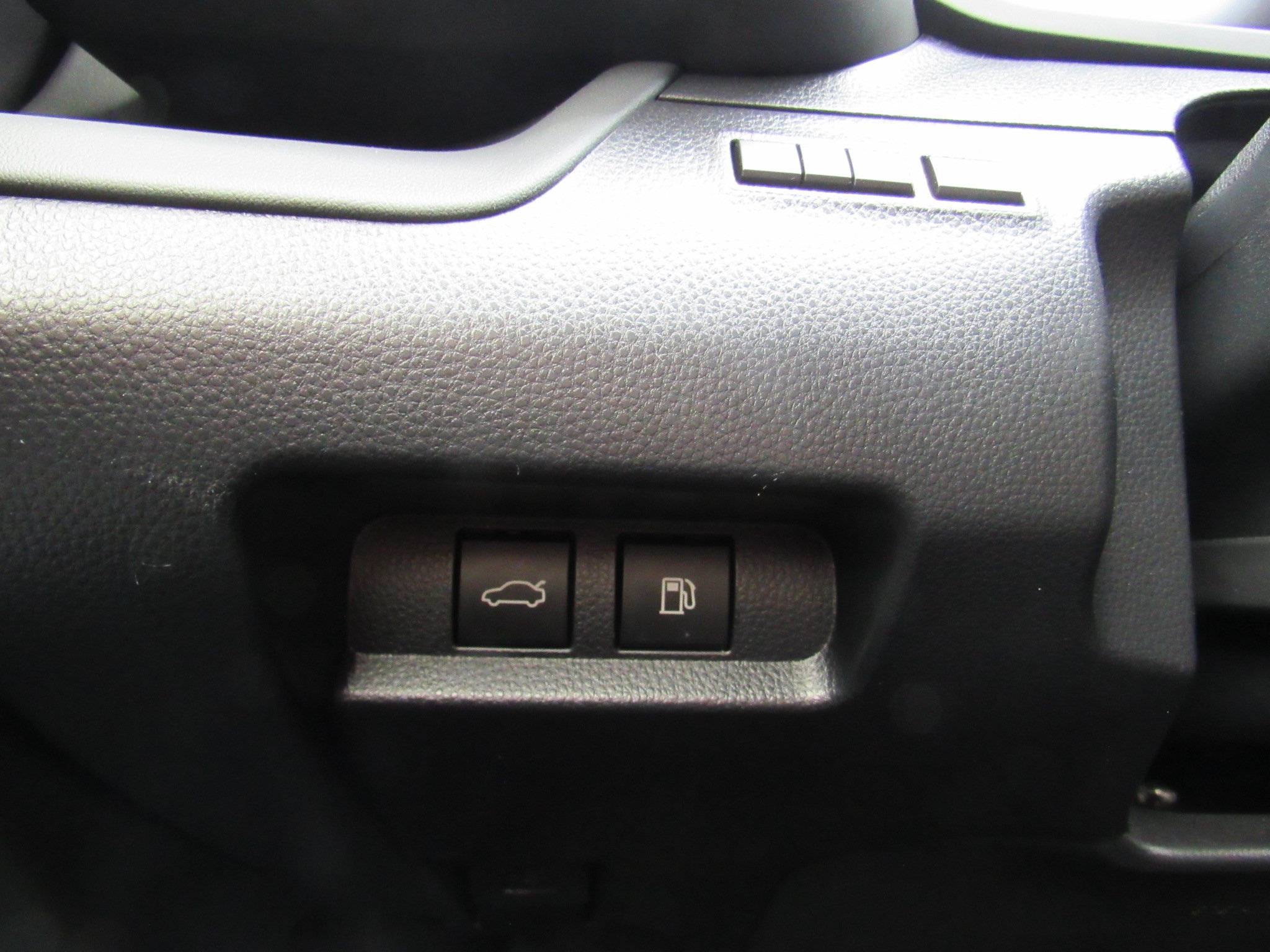 Used 2023 Toyota Crown AWD/4WD image 16
