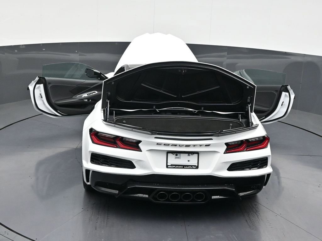Used 2025 Chevrolet Corvette Z06 image 34