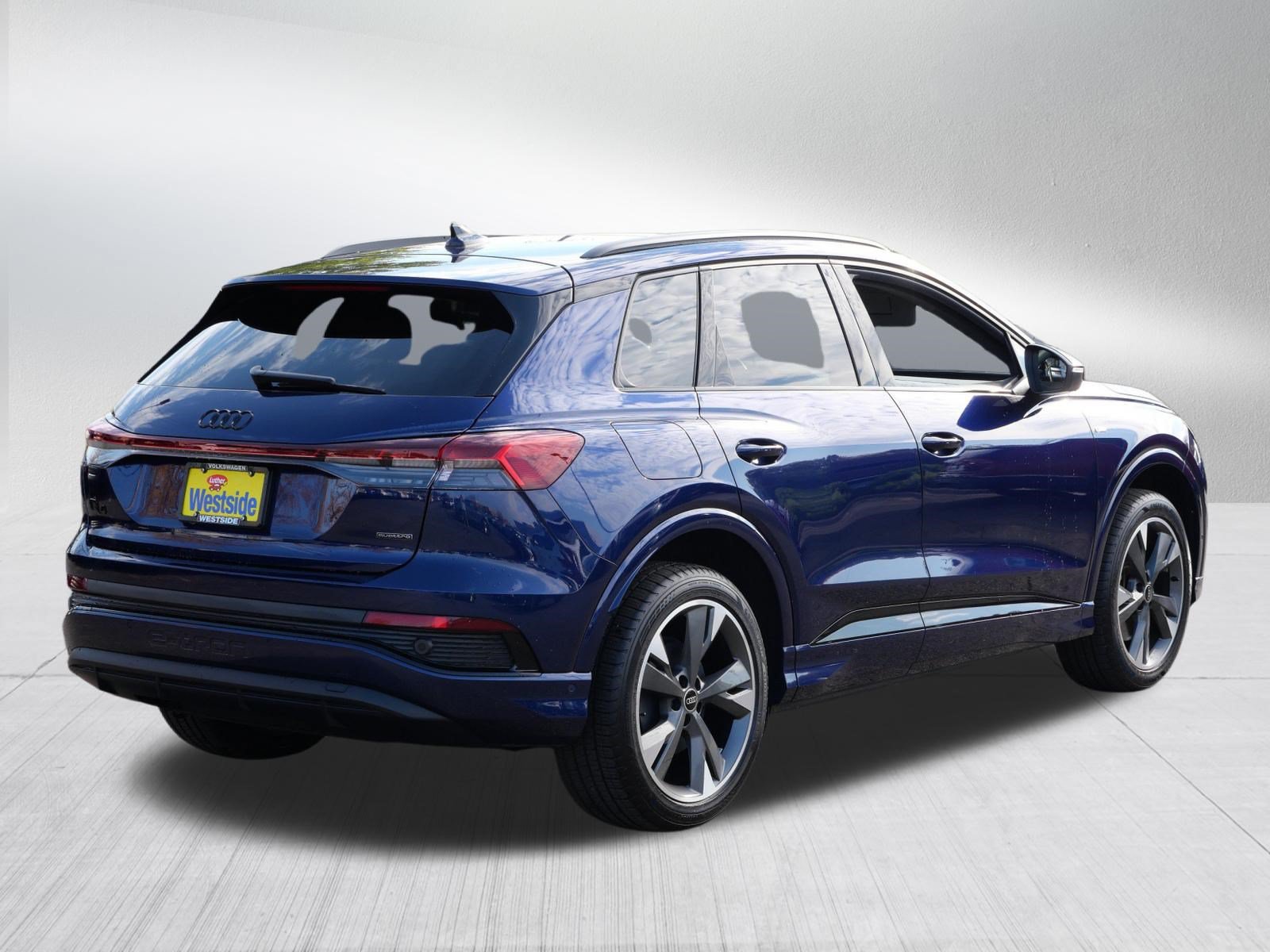 Used 2023 Audi Q4 e-tron Premium Plus w/ Premium Plus AWD/4WD image 7