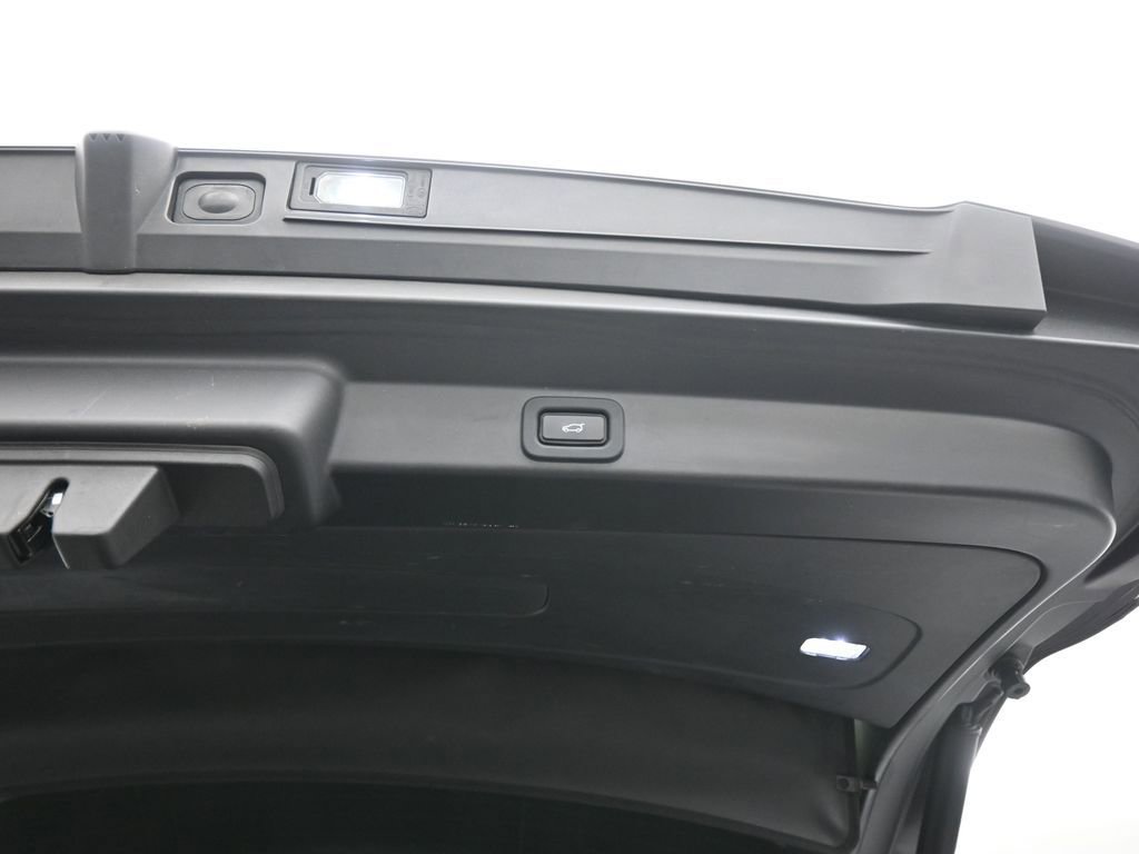 Used 2023 Land Rover Range Rover Sport SE Dynamic image 24