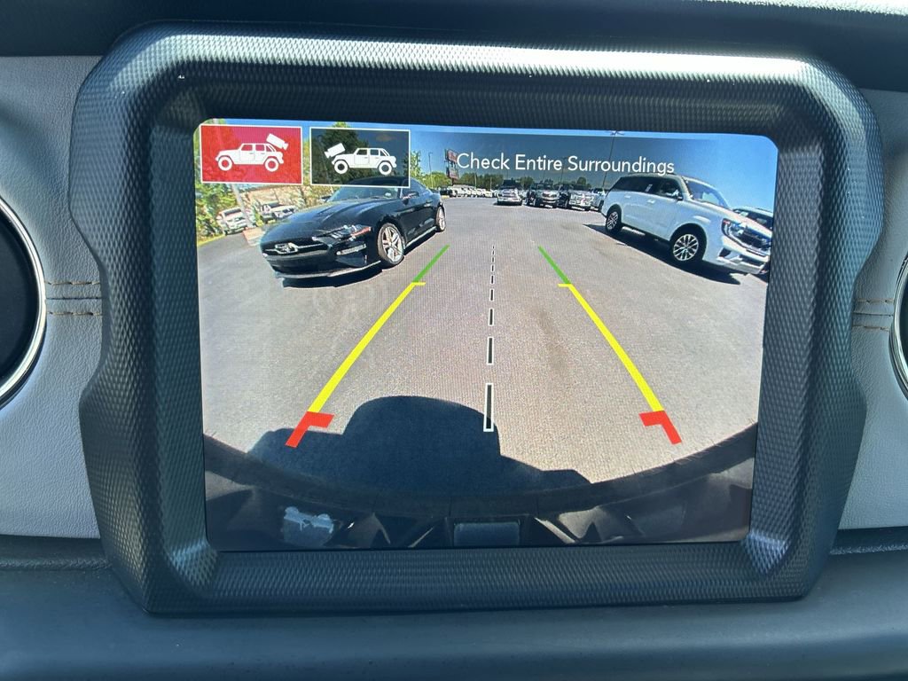 Used 2023 Jeep Wrangler Unlimited Sahara AWD/4WD image 23